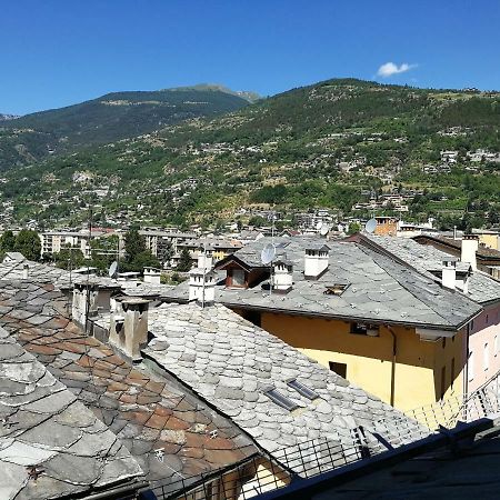 Appartamento Nel Centro Storico Di Aosta Con Vista Sui Ghiacciai Dış mekan fotoğraf