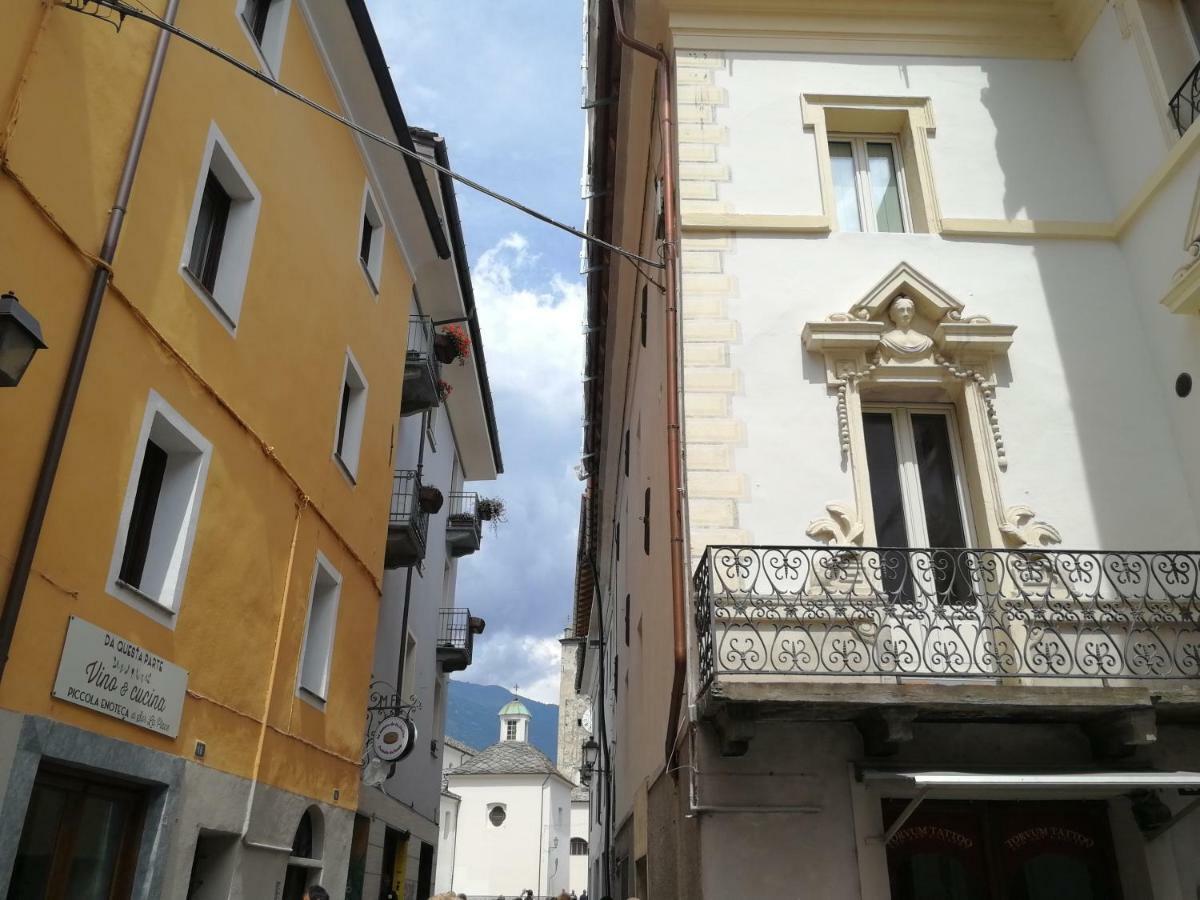 Appartamento Nel Centro Storico Di Aosta Con Vista Sui Ghiacciai Dış mekan fotoğraf