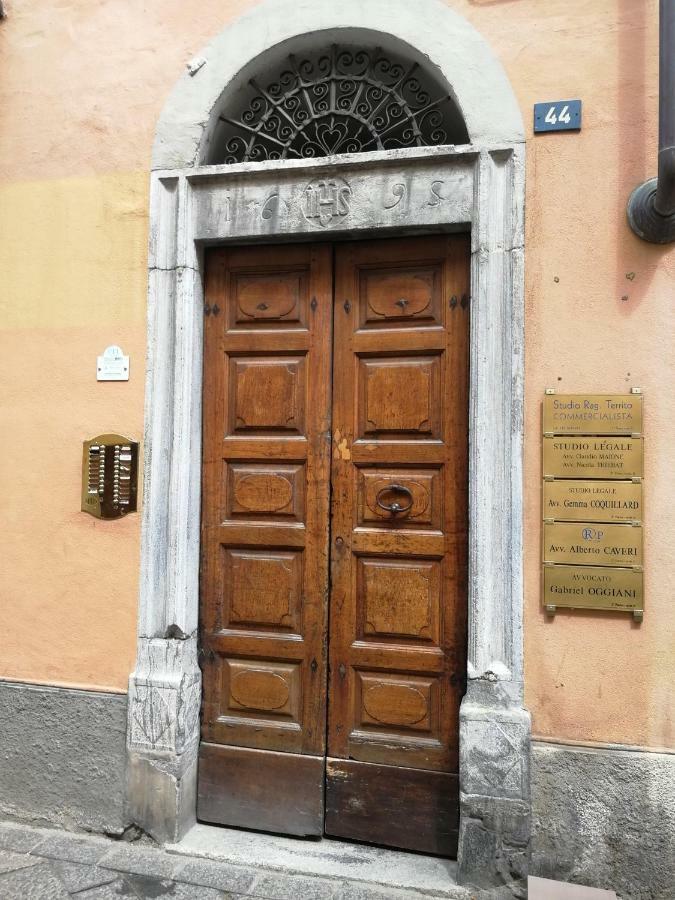 Appartamento Nel Centro Storico Di Aosta Con Vista Sui Ghiacciai Dış mekan fotoğraf